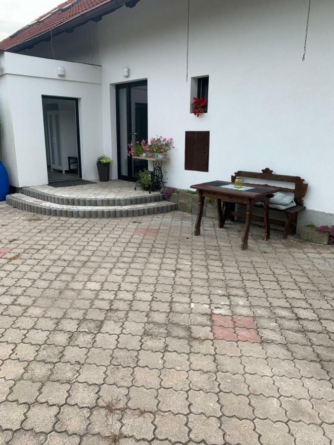 Tolarova Apartmán Pardubice Esterno foto